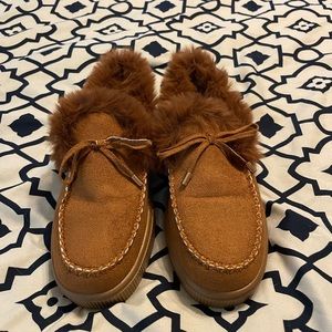 New Fuzzy Slippers size EU 40 (Women’s 9/9.5)